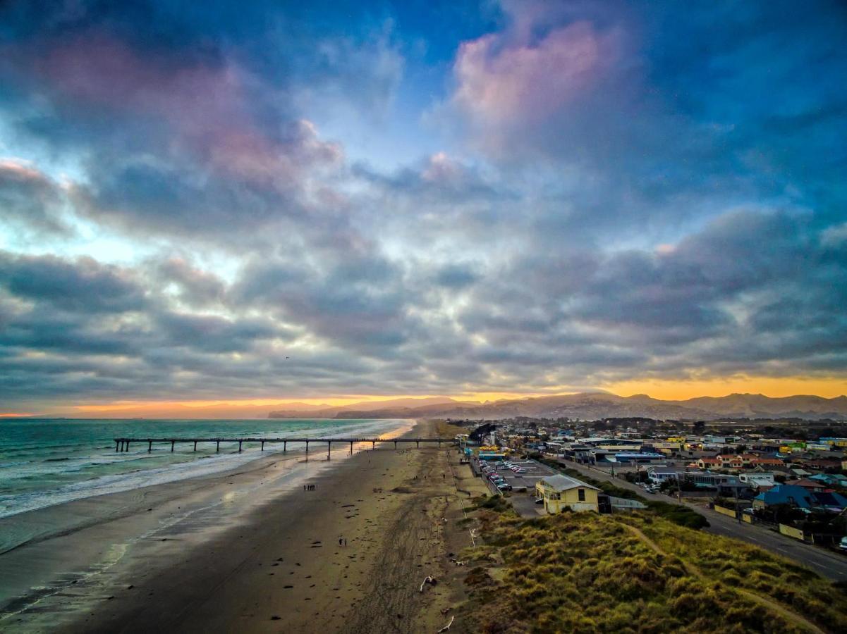 Coastal City Retreat - New Brighton Accommodation ไครสต์เชิร์ช ภายนอก รูปภาพ